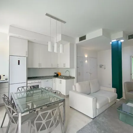 Joivy Elegant Flat For 6 With 2 Balconies Milano