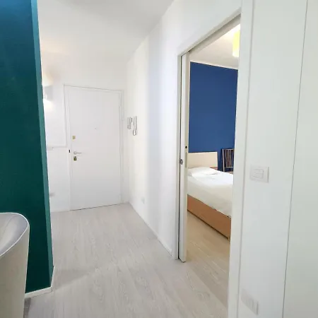 Apartment Joivy Elegant Flat For 6 With 2 Balconies Milan