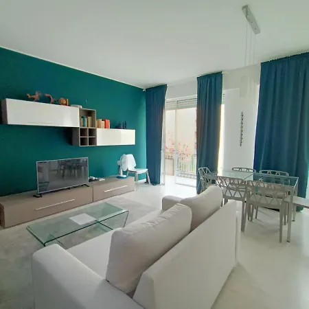 Apartment Joivy Elegant Flat For 6 With 2 Balconies Milan